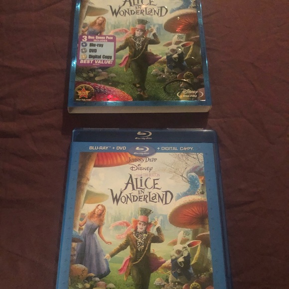 Alice in Wonderland Bluray, DVD and Digital Copy - Picture 3 of 5